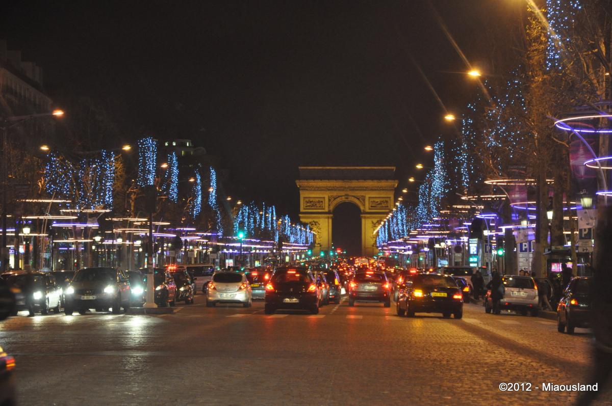 22 - Christmas in Paris