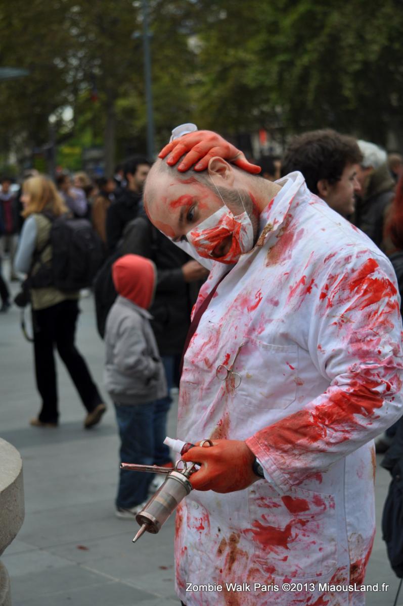 032 - Zombie Walk 2013