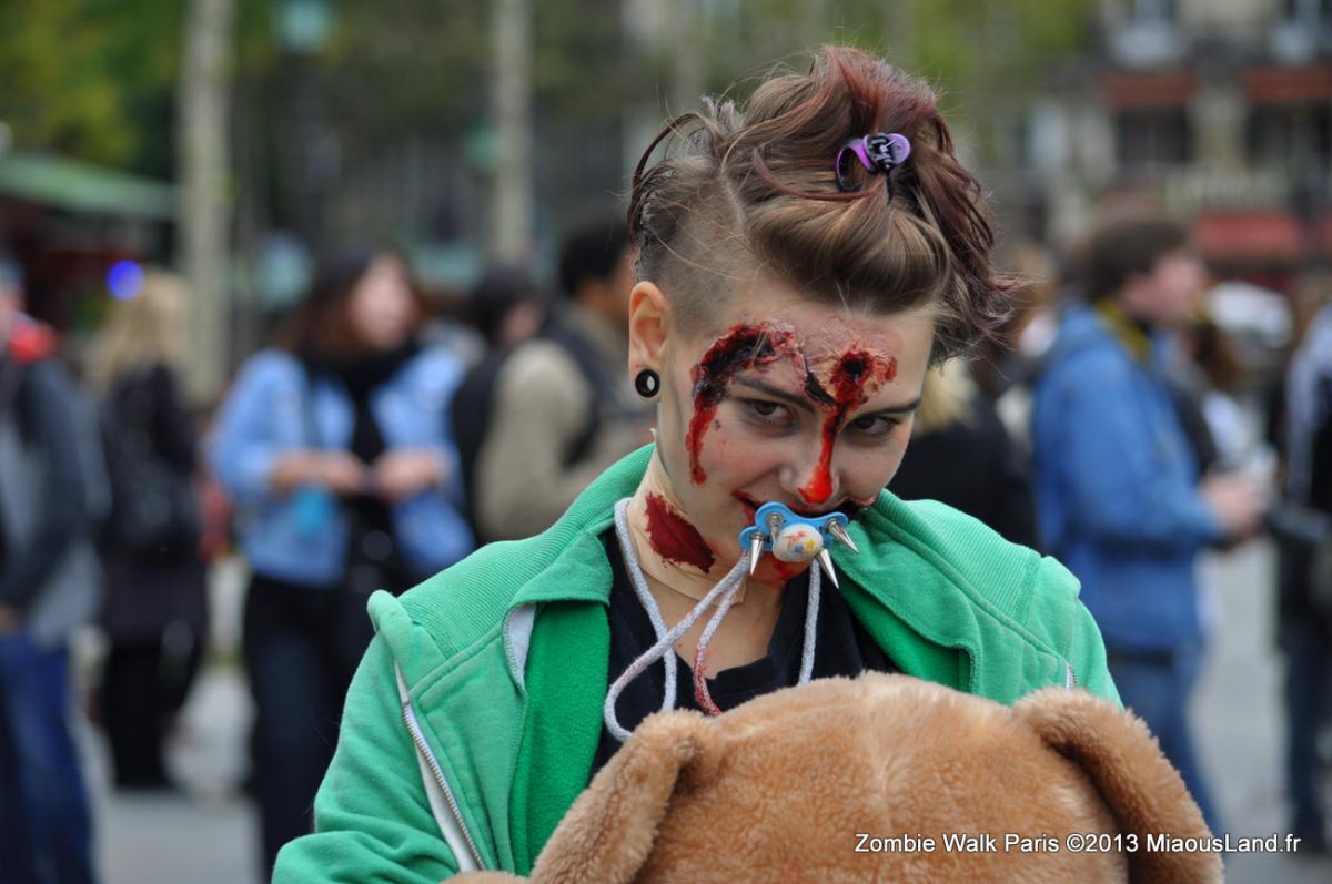 035 - Zombie Walk 2013