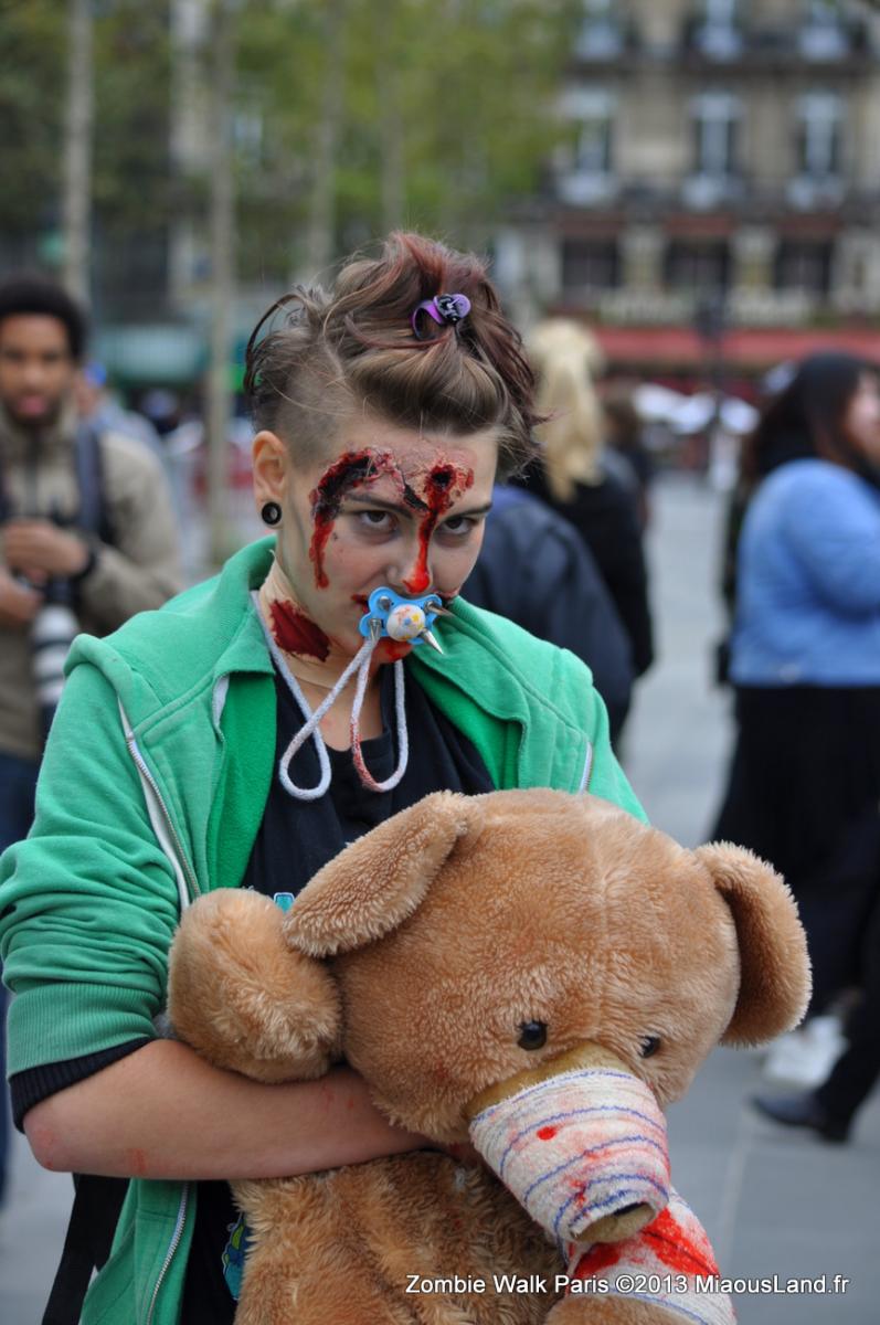 036 - Zombie Walk 2013