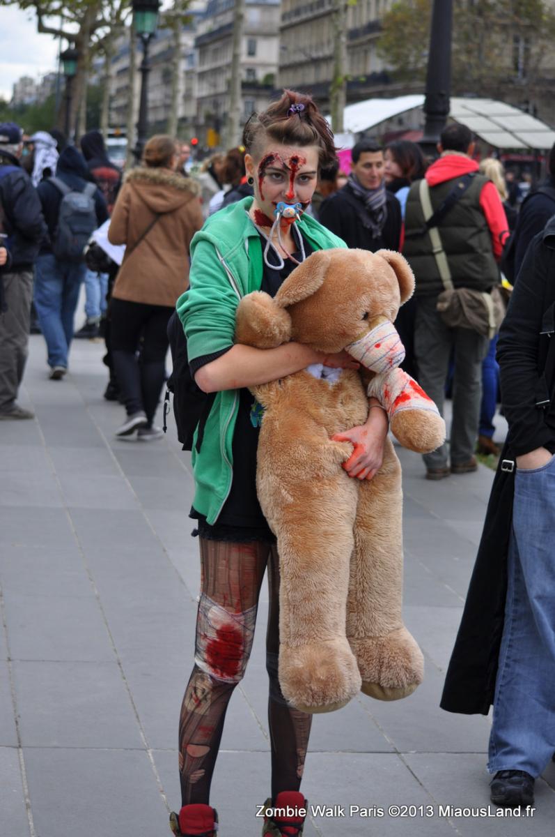 038 - Zombie Walk 2013
