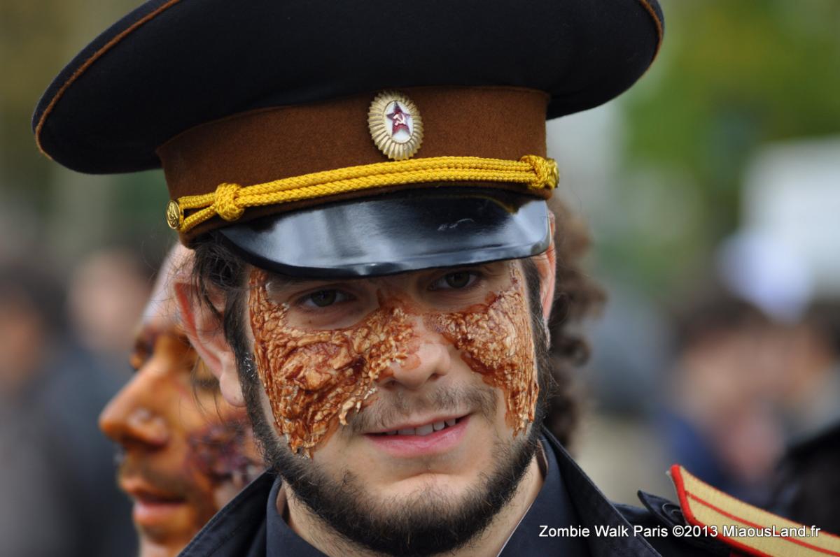 049 - Zombie Walk 2013