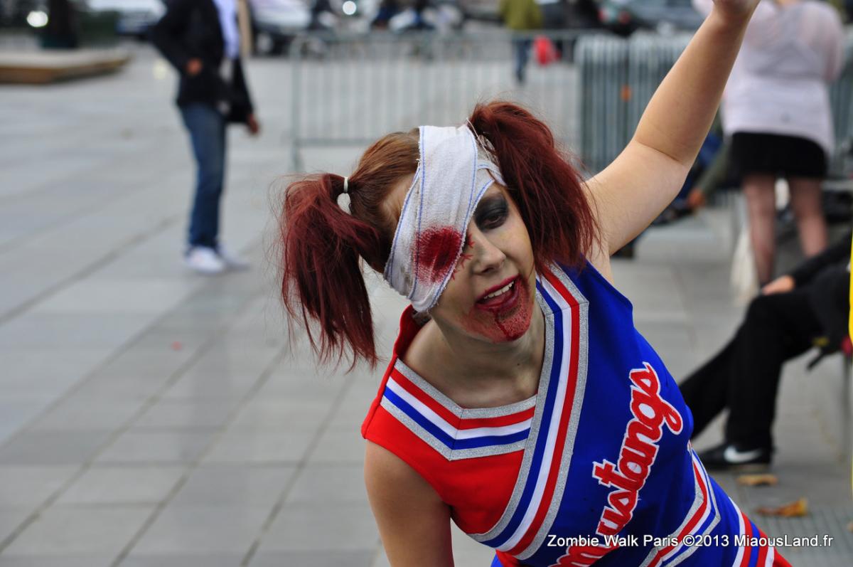 065 - Zombie Walk 2013