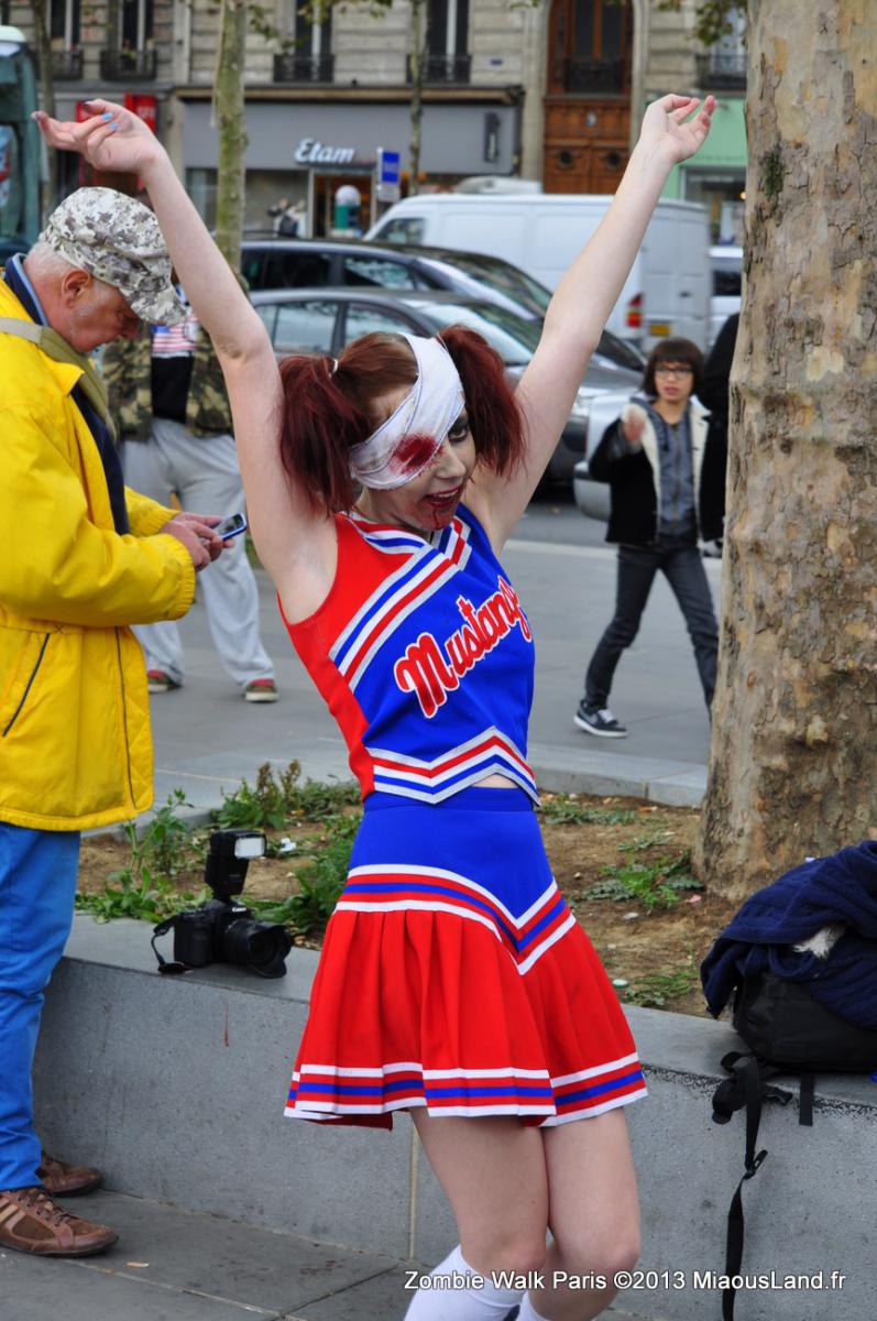 067 - Zombie Walk 2013