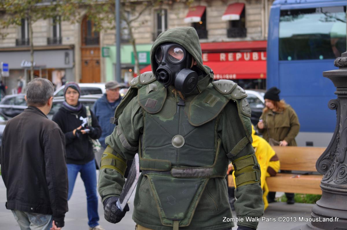 071 - Zombie Walk 2013