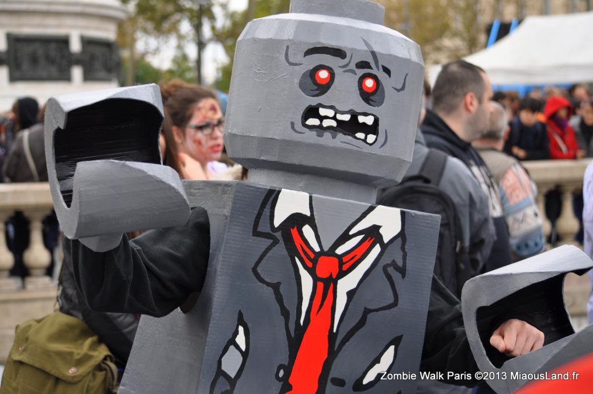 080 - Zombie Walk 2013