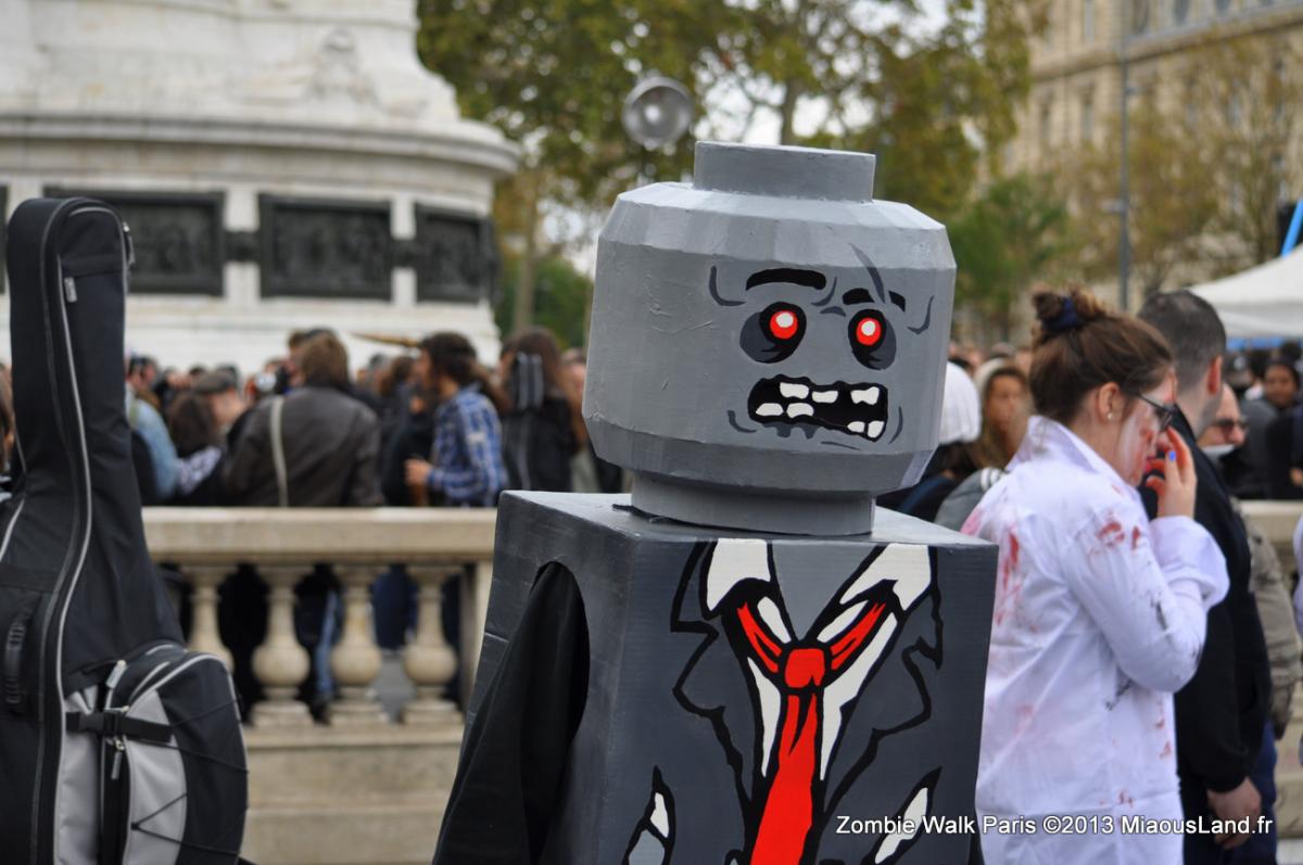 081 - Zombie Walk 2013